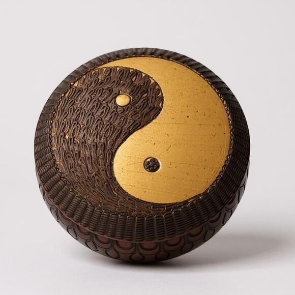 Carved Wood Round Yin Yang Handmade Wood Crafted Trinket Box Keepsake 4"x2" EUC - Picture 1 of 9